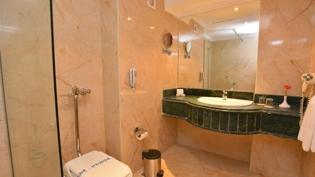 Hawaii Riviera Aqua Park Resort